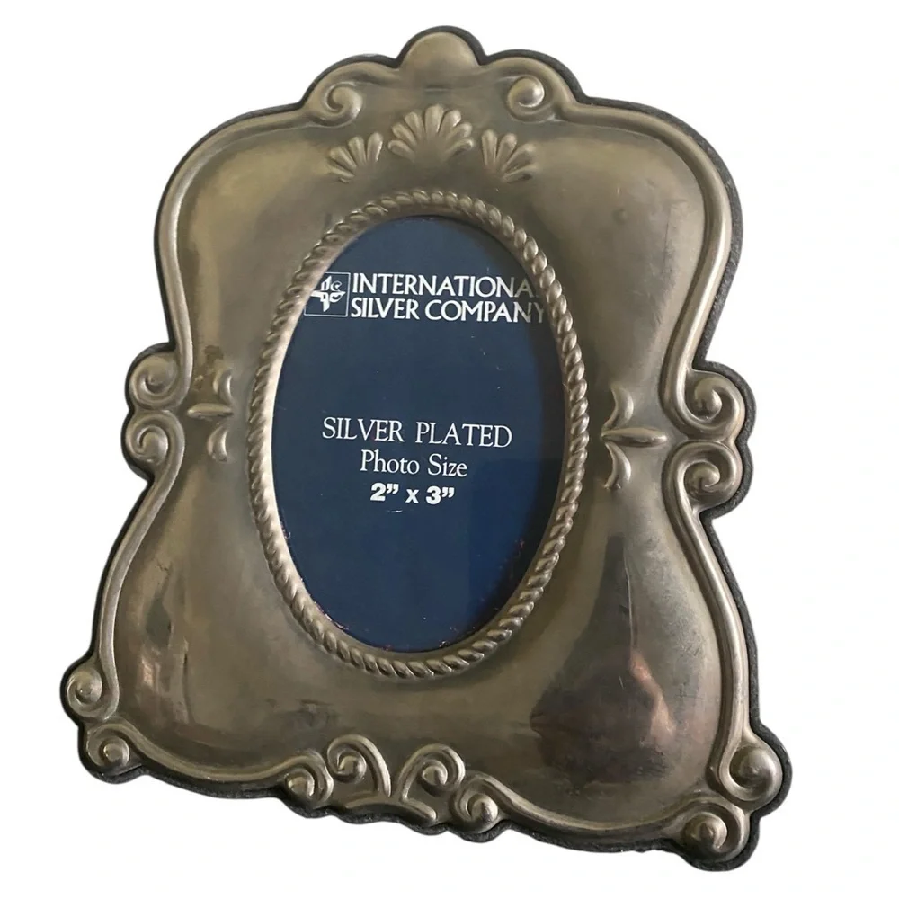 Vintage International Silver Company Silver Plated 8”x 6” Photo Size 2”x 3”Frame